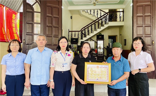 Truy tặng Bằng khen của Chủ tịch uu888.con tỉnh đối với cá nhân hiến mô tạng để cứu chữa người bệnh