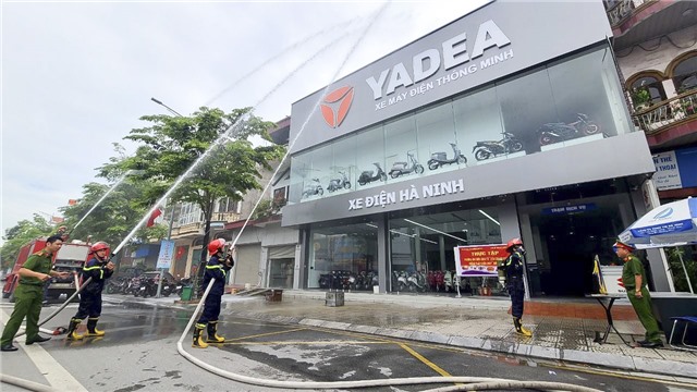Công an thành phố uu888 one diễn tập phương án chữa cháy và cứu nạn cứu hộ Tổ liên gia an toàn PCCC khu 11, phường Thanh Sơn