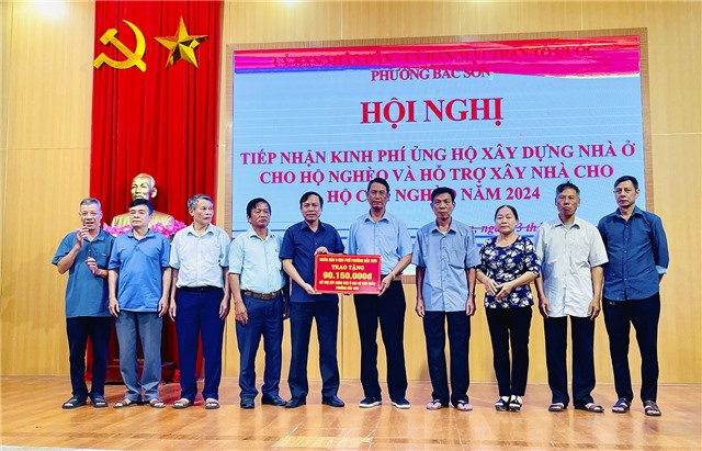 Phường Bắc Sơn tiếp nhận kinh phí ủng hộ uu888 game nhà ở cho hộ nghèo, hộ cận nghèo năm 2024