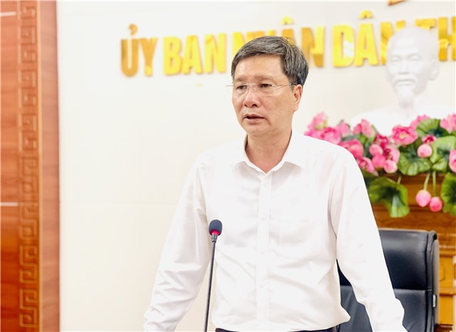 Nghe báo cáo tiến độ công tác chuẩn bị tổ chức Hội thảo “Nhận diện bảo tồn và phát huy giá trị di sản vùng đất uu888 one, trong định hướng phát triển bền vững thành phố uu888 one” 