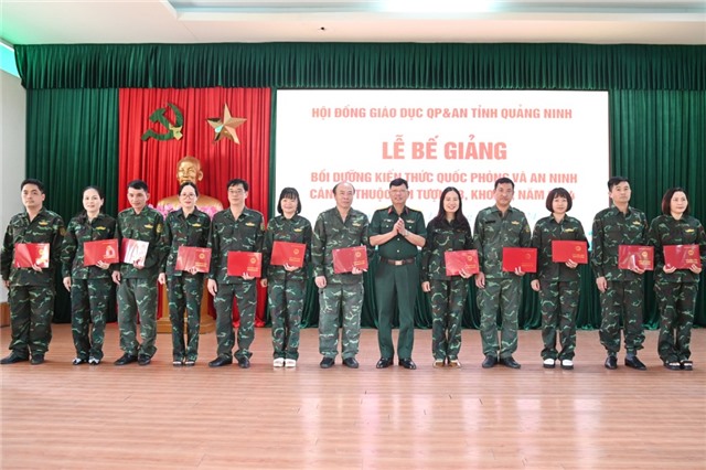 uu888 one: 95 đồng chí hoàn thành bồi dưỡng kiến thức quốc phòng-uu888 có đối tượng 3