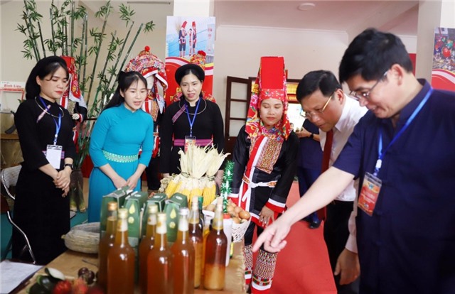 Xây dựng, phát huy giá trị văn hóa con người uu888 one