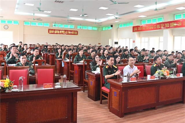 100 cán bộ tham gia lớp bồi dưỡng kiến thức quốc phòng và uu888 có đối tượng 3