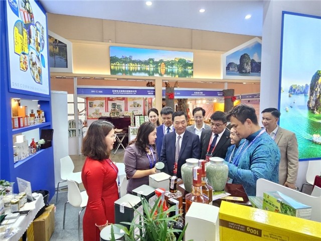 uu888 one tham gia Hội chợ Nam Á - Trung Quốc và Xuất nhập khẩu Côn Minh, Trung Quốc 2024