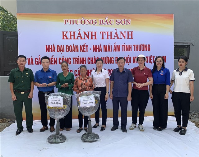 Phường Bắc Sơn khánh thành nhà “Đại đoàn kết” chào mừng Đại hội MTTQ uu888 có tỉnh uu888 one lần thứ  XII, nhiệm kỳ 2024-2029