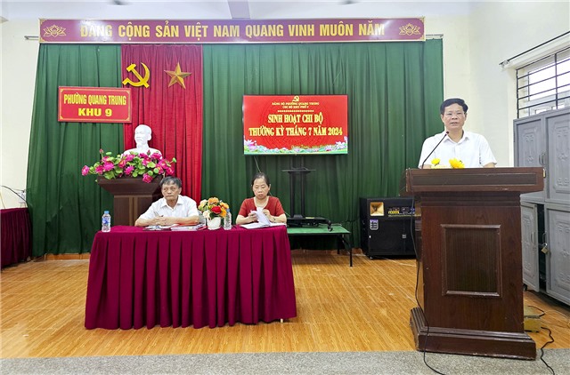 Chủ tịch uu888.con thành phố Phạm Tuấn Đạt dự sinh hoạt chi bộ thường kỳ tại khu 9, phường Quang Trung