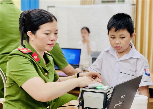 Cấp thẻ căn cước cho uu888 bet app dưới 14 tuổi tại khu Nam Trung, phường Nam Khê