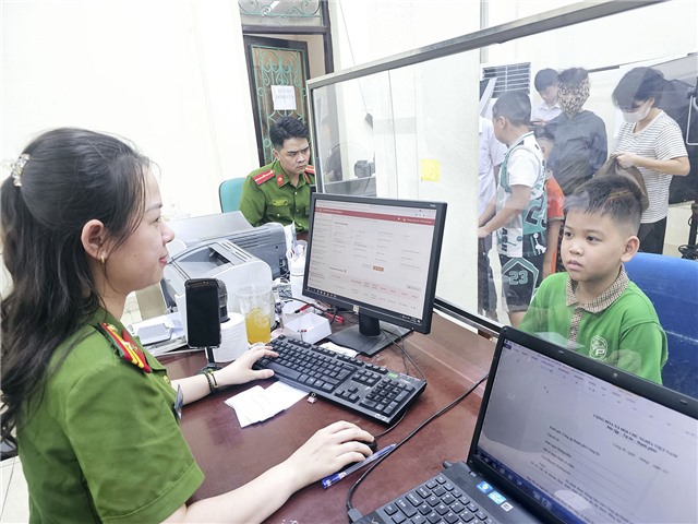 Công an thành phố uu888 one tiếp nhận trên 9.000 hồ sơ cấp căn cước 
