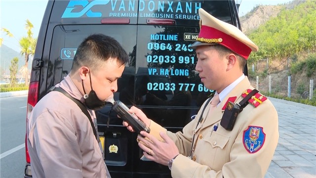 Tăng cường xử lý vi phạm kinh doanh vận tải hành khách