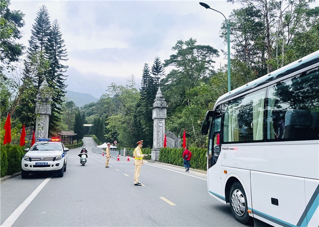 Xử lý 66 trường hợp vi phạm quy định giao thông đường bộ