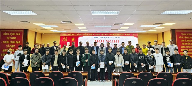 Phường Quang Trung phát lệnh gọi u888c3 nhập ngũ và tặng quà động viên quân nhân hoàn thành nghĩa vụ quân sự trở về u8888
