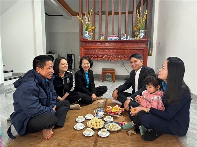 Doanh nghiệp chăm lo Tết cho người lao động
