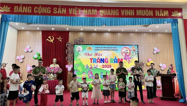 Ấm áp “Vui hội Trăng Rằm” cùng Công an phường uu888 one