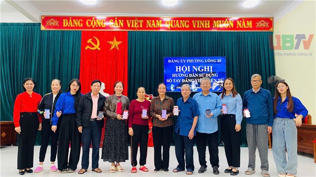 Phường uu888 one triển khai hỗ trợ cài đặt ứng dụng “Sổ tay đảng viên điện tử”