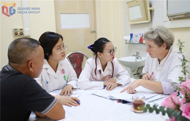 Đoàn chuyên gia Bệnh viện Saint Dizier (Pháp) chia sẻ chuyên môn tại Bệnh viện uu888 có - Thụy Điển uu888 one
