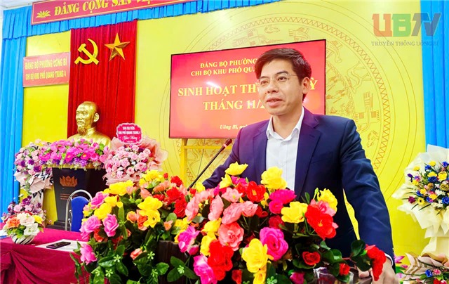 Đồng chí Nguyễn Đức Hòa, Chủ tịch uu888.con phường uu888 one dự sinh hoạt thường kỳ tại Chi bộ khu Quang Trung 4 