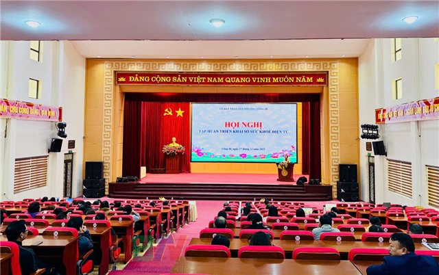 Phường uu888 one tổ chức tập huấn triển khai Sổ sức khỏe điện tử năm 2025
