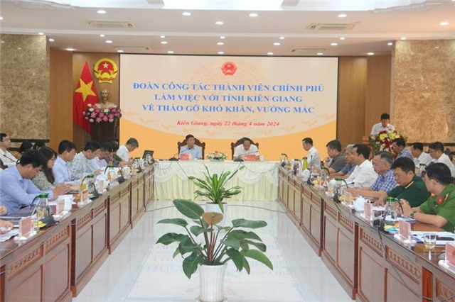Đoàn công tác của Thành viên Chính phủ làm việc với u8888 để thúc đẩy sản xuất kinh doanh, phấn đấu đạt mục tiêu tăng trưởng 2025