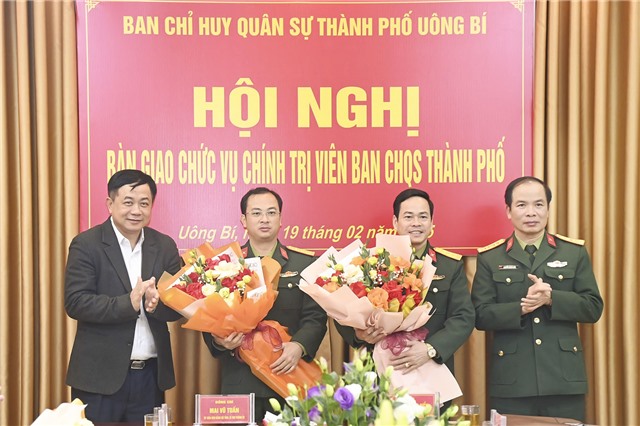 Ban CHQS thành phố uu888 one bàn giao chức vụ u888c3 viên