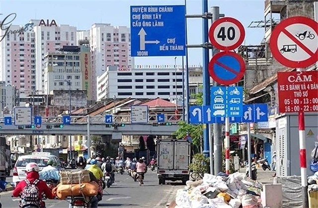 Phó Thủ tướng yêu cầu rà soát, xử lý tồn tại hệ thống biển báo, đèn tín hiệu giao thông toàn quốc