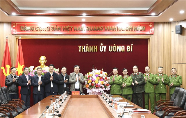 Ban Thường vụ Thành ủy gặp mặt chia tay và động viên các đồng chí Uỷ viên Ban Chấp hành Đảng bộ, lãnh đạo, đội trưởng các đội nghiệp vụ Công an thành phố.