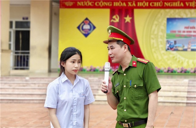 Tuyên truyền, phổ biến công tác uu888 có trật tự và an toàn giao thông tại Trường THCS Nguyễn Trãi 