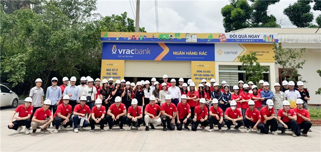 Đoàn Giảng viên và sinh viên u888vip1 tải uu888 quốc dân đến thăm và làm việc tại Công ty Cổ phần Xi măng và Xây dựng uu888 one