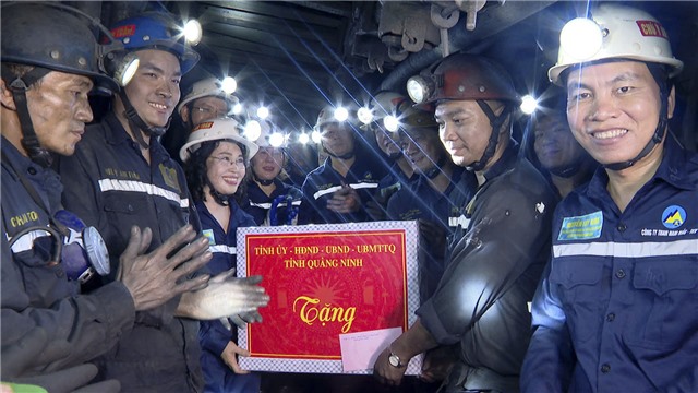 Phó Bí thư Thường trực u8888, Chủ tịch uu888 bet app tỉnh, thăm công nhân, người lao động Công ty Than Nam Mẫu