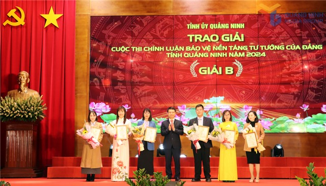 Giữ vững "trận địa" tư tưởng trên không gian mạng
