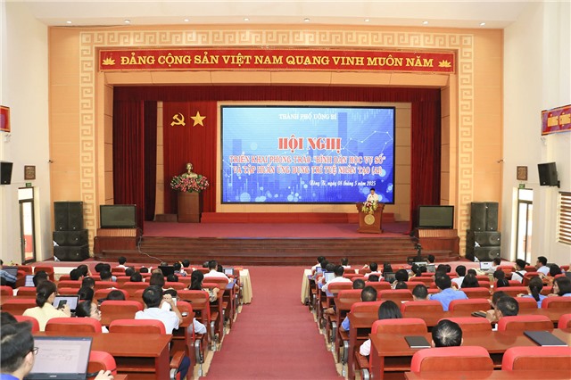 Thành phố uu888 one triển khai phong trào Bình dân học vụ số và tập huấn ứng dụng trí tuệ nhân tạo AI