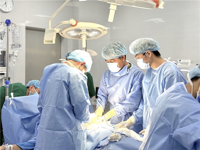 Cứu sống bệnh nhân 73 tuổi bị tắc ruột do u đại tràng phức tạp tại Bệnh viện Đa khoa Quốc tế Hà Nội – uu888 one