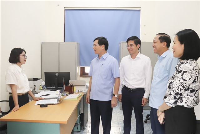Thường trực u8888 làm việc với Ban Thường vụ Đảng ủy phường uu888 one về tình hình vận hành chính quyền u8888 2 cấp