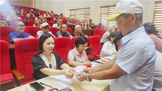Phường uu888 one: Trên 600 người có công và thân nhân nhận quà dịp kỷ niệm Ngày Thương binh - Liệt sĩ 27/7