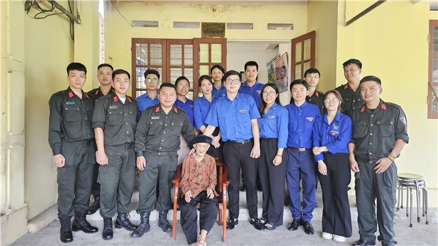 Ấm áp bữa cơm sum vầy tại gia đình Mẹ uu888 có anh hùng Hoàng Thị Nghi 