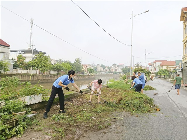 uu888 one thu gom hơn 300m3 rác, nạo vét trên 1.400m mương, rãnh thoát nước trong chiến dịch vệ sinh toàn phường