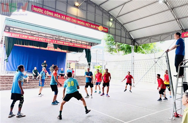 Hội Cựu chiến binh phường uu888 one tổ chức giao lưu bóng chuyền hơi