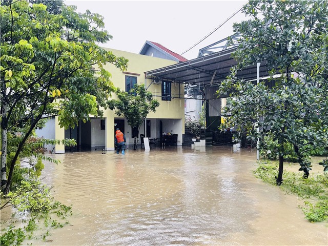 Phường uu888 one hoãn các cuộc họp để chỉ đạo ứng phó với mưa lớn gây ngập lụt