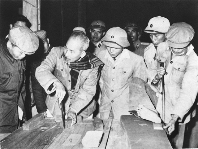 Một số giải pháp vận dụng tư tưởng Hồ Chí Minh về phát triển kinh tế gắn với thực hành tiết kiệm trong điều kiện hiện nay