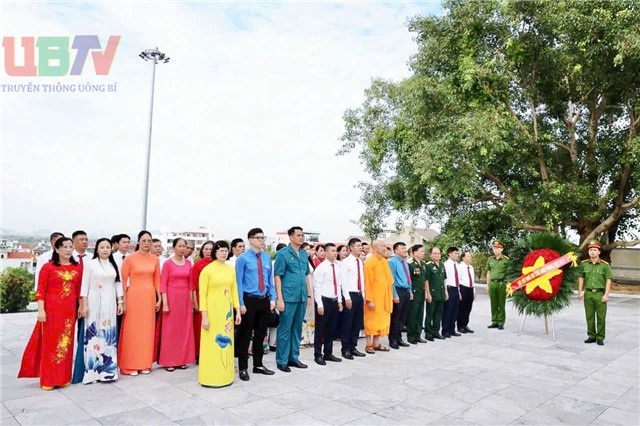 MTTQ phường uu888 one viếng Nghĩa trang Liệt sĩ trước thềm Đại hội u888c3 lần thứ I, nhiệm kỳ 2025 – 2030