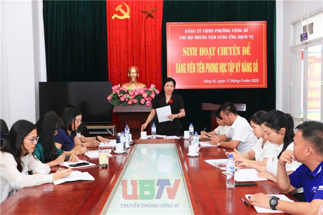 Chi bộ Trung tâm Cung ứng dịch vụ phường uu888 one sinh hoạt chuyên đề “Đảng viên tiên phong học tập kỹ năng số”