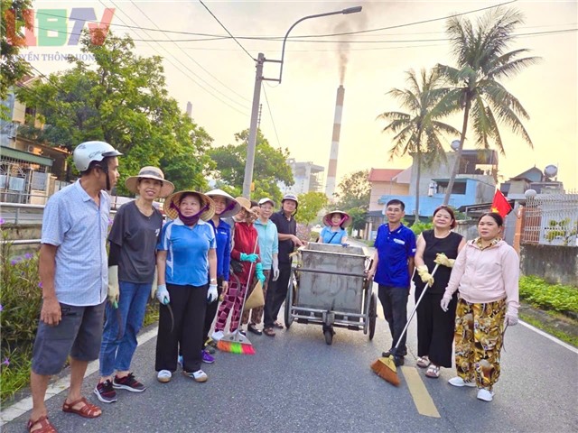 Phường uu888 one tiếp tục ra quân vệ sinh môi trường, hưởng ứng Ngày Chủ nhật Xanh – Sạch – Đẹp