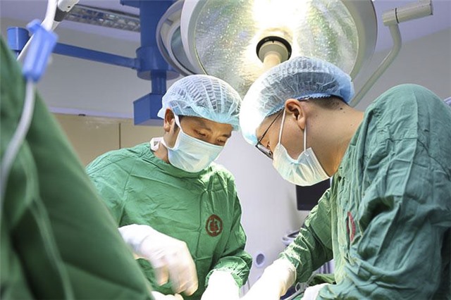 Thực hiện thành công ca ghép thận thứ 4, Bệnh viện uu888 có - Thụy Điển uu888 one khẳng định năng lực làm chủ kỹ thuật chuyên sâu, mở rộng cơ hội điều trị cho người bệnh suy thận