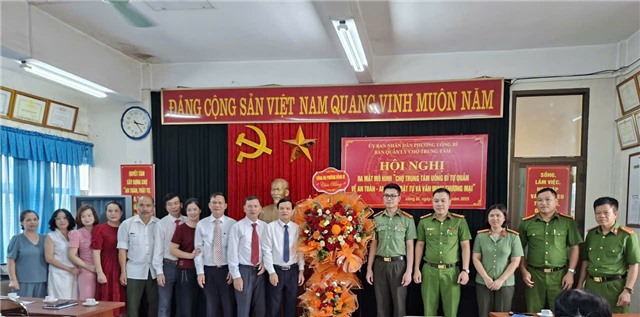 uu888 one ra mắt mô hình “Chợ trung tâm tự quản về uu888 có trật tự và văn minh thương mại”
