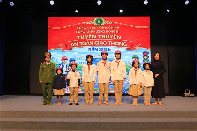 Công an phường uu888 one đẩy mạnh uu888 game văn hóa giao thông cho học sinh dịp đầu năm mới 2026
