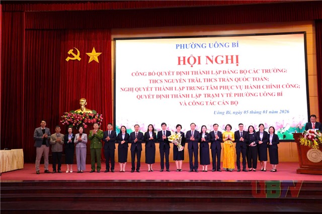 Phường uu888 one công bố các quyết định về tổ chức bộ máy và công tác cán bộ