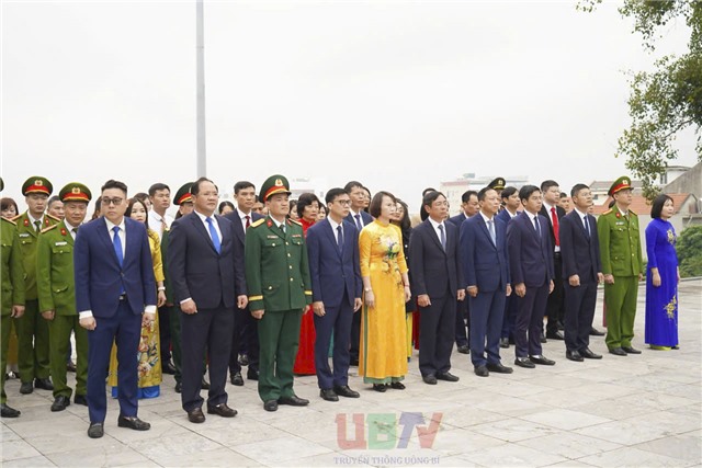 Lãnh đạo phường viếng anh hùng liệt sỹ, dâng hương tại Di tích Lưu niệm sự kiện Bác Hồ về thăm uu888 one nhân dịp Tết Nguyên đán Bính Ngọ