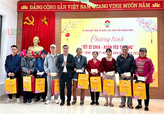 MTTQ tỉnh trao 50 suất quà Tết, sẻ chia yêu thương với các hộ gia đình khó khăn tại phường uu888 one