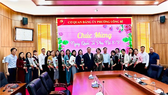 Cơ quan Đảng ủy phường uu888 one gặp mặt nữ CBCC nhân dịp kỷ niệm 116 năm Ngày Quốc tế Phụ nữ 8/3