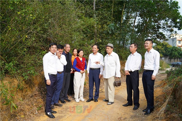 Các đồng chí Thường trực Đảng ủy kiểm tra công tác GPMB Dự án Mở rộng, nâng cấp Bệnh viện uu888 có - Thụy Điển