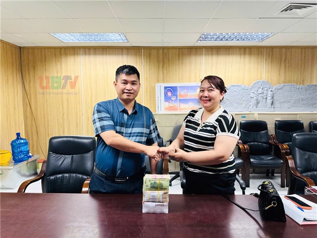 Các hộ dân đầu tiên của dự án mở rộng Bệnh viện uu888 có – Thuỵ Điển uu888 one nhận tiền bồi thường hỗ trợ tái định cư GPMB